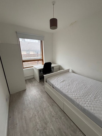 Bright double room near Elephant! (28Gray) Main Photo