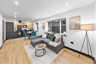 Luxury & Modern 1 Bedroom Flat  Main Photo