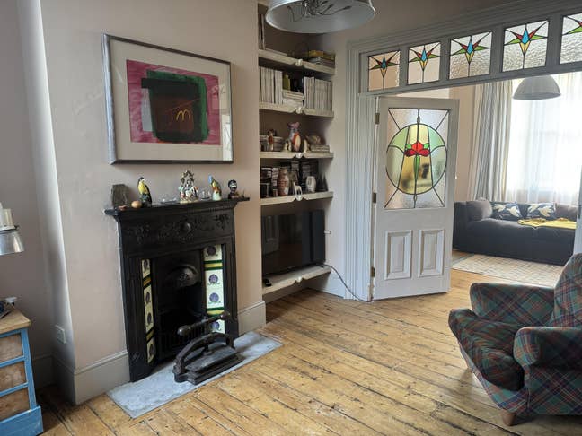 Close to RGH, light airy double room.  Main Photo