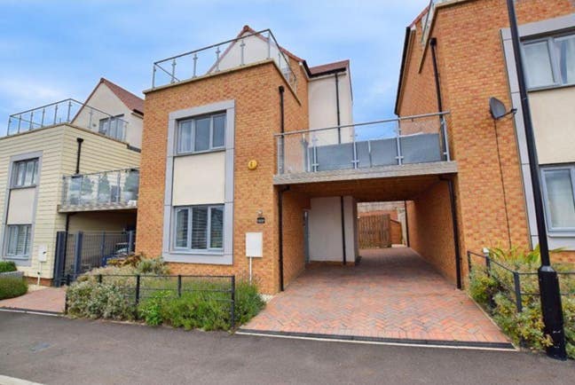 Room for rent Main Photo