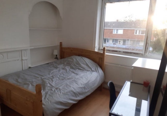 Double Room Available Now! Main Photo