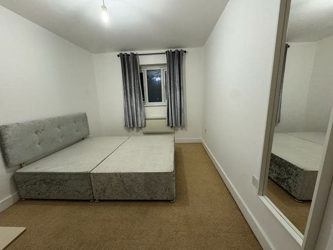 Modern 2-Bedroom Flat with Parking – Close to City Main Photo