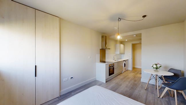 Refurbished Studio apartment available! Main Photo