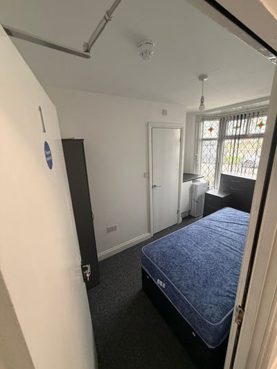 4 En-Suite Rooms- Supported Accommodation-B23 Main Photo