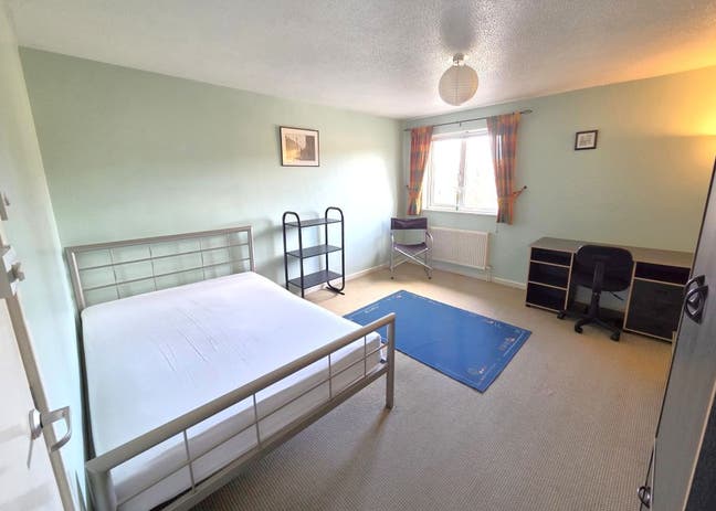 Large Double Room -  Great access for CMK Main Photo