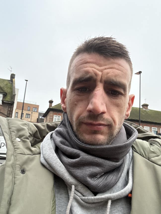  40 year old looking for room to rent  Main Photo