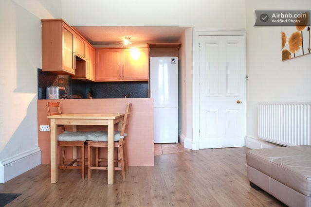 Warm light central flat with south facing views Main Photo