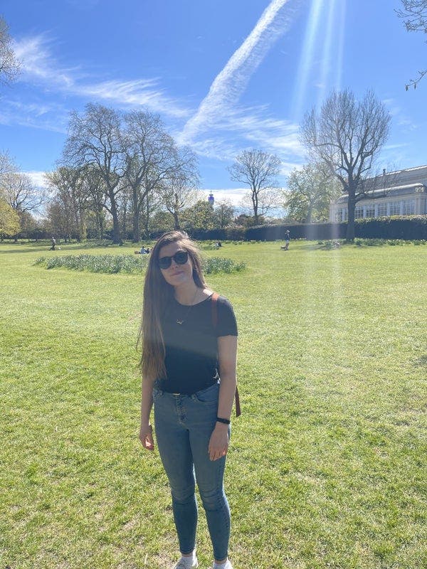  I’m 27 and work in projects/operations in... Main Photo