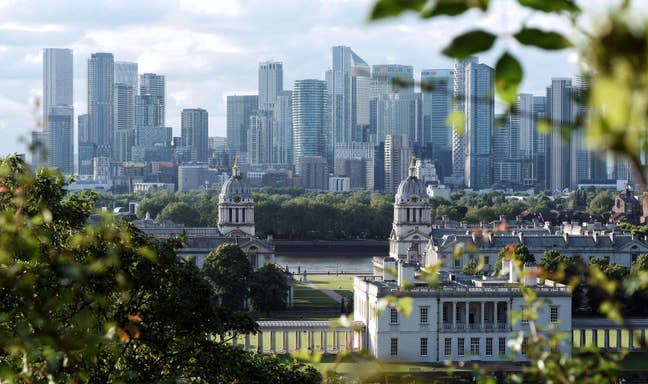 E14 - Secure Now This Lovely Ensuite Double Room Main Photo