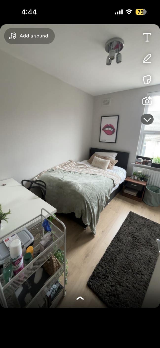 Tenancy Takeover – Female Student House – &pound;540 – J Main Photo