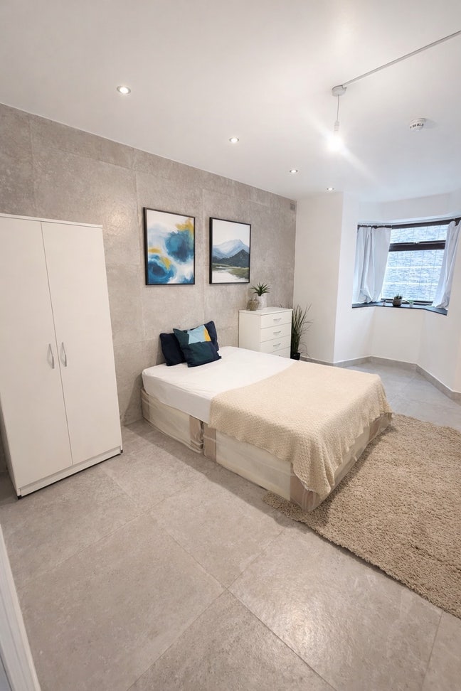 Fantastic 2 Bedrooms Flat, Ready to Move In Main Photo