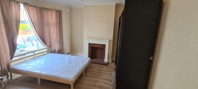 Fully Furnished – Loft Room - Wood Flooring  Main Photo