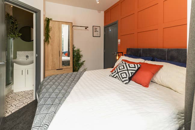 Stylish Ensuite Rooms | Salford | Bills Inc  Main Photo