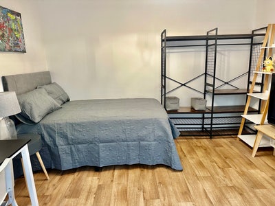 Large Double Room, modern house, prime location. Main Photo