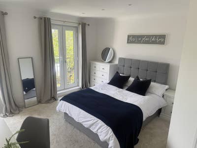 En-Suite  Double Bedroom with - Parking - Moulsham Main Photo