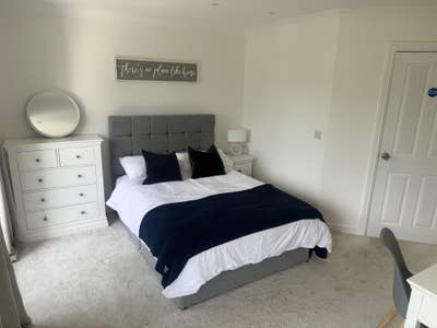  Double Bedrooms with - Parking - Moulsham Main Photo