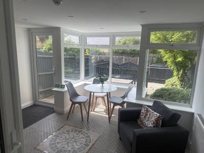 En-Suite  Double Bedroom with - Parking - Moulsham Main Photo