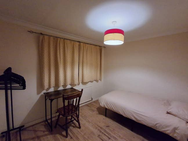Single Room / 15 min walk to New Malden Station Main Photo
