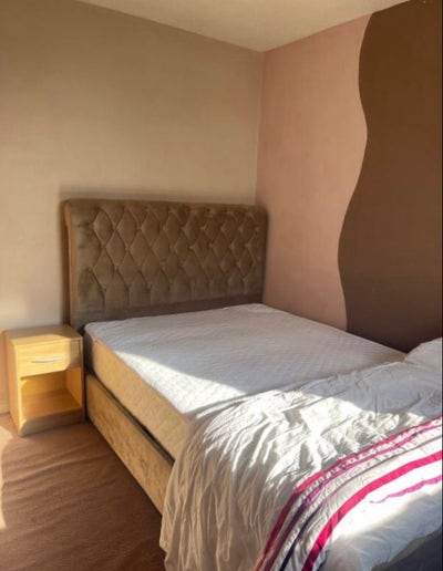 Spacious 1 Double Room Is Available in GU14 8Sn Main Photo