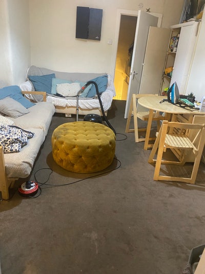 Double room available in Tooting Broadway  Main Photo