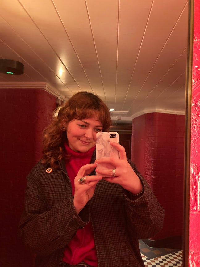 professional looking for creative houseshare asap Main Photo