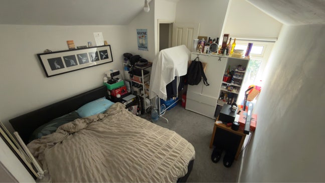 1 Room Available  Main Photo