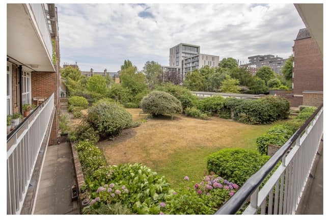 Studio Flat for short-term let  Main Photo