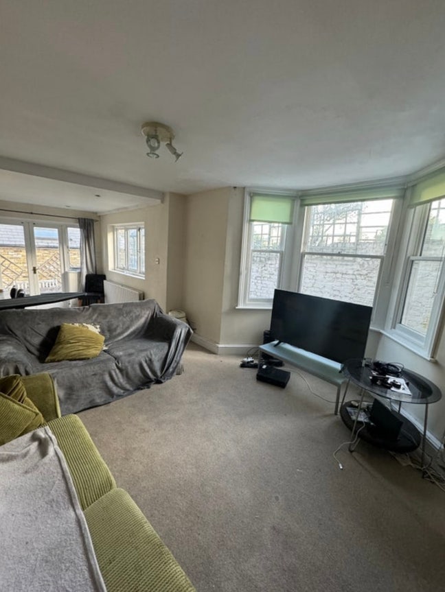 Room to rent in Wandsworth Town Main Photo