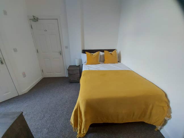 *NEW* Stunning Ensuite Room In The Heart Of Leigh! Main Photo