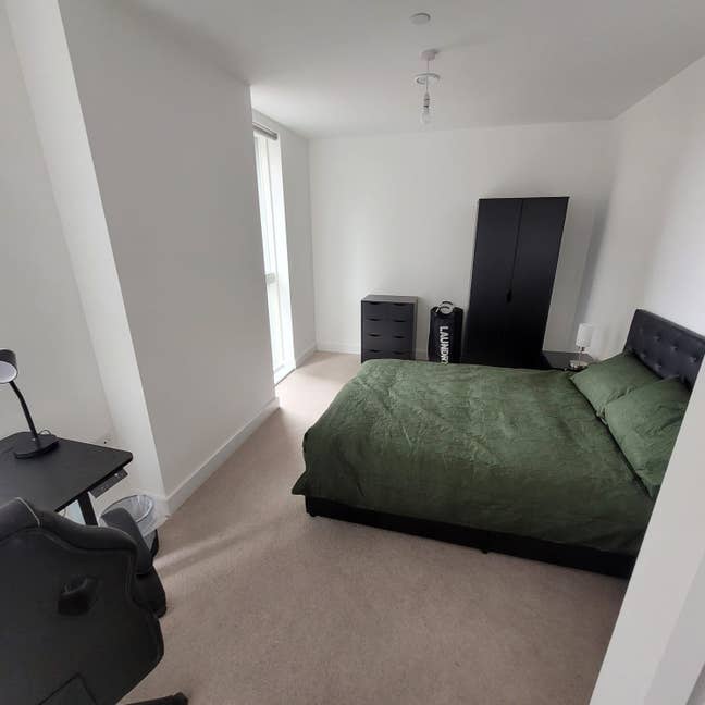 Spacious Double Room / SE15 – London Main Photo
