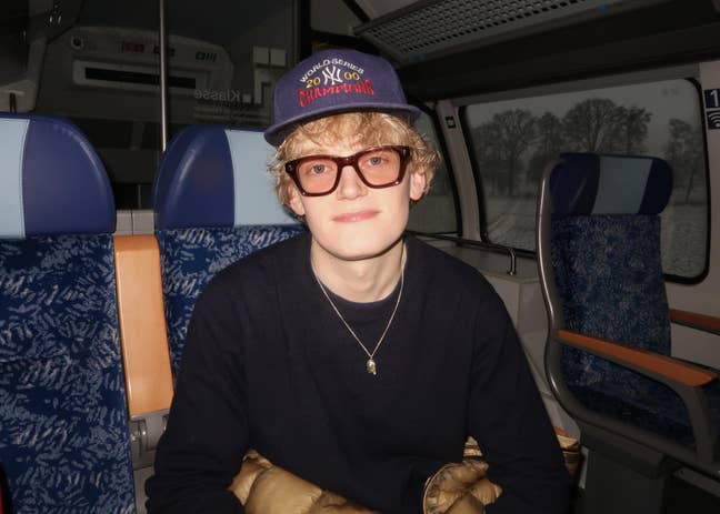 Professional Male looking for a room! Main Photo