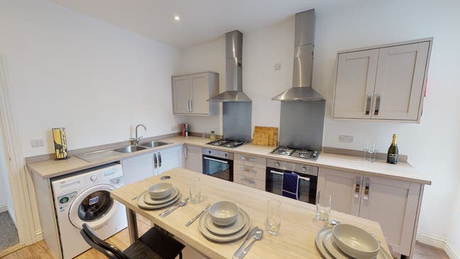 Replacement Tenant Needed - Southsea Student  Main Photo