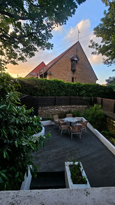 Bedroom in 2-Bed Garden Flat in Bethnal Green Main Photo