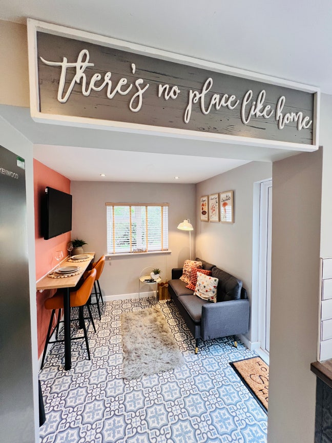 Newly Refurbished Small En-Suite Room Main Photo