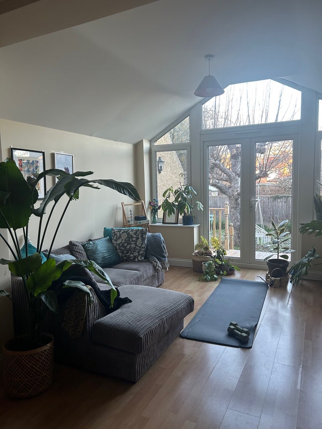 Spacious En-Suite with Private Balcony Main Photo