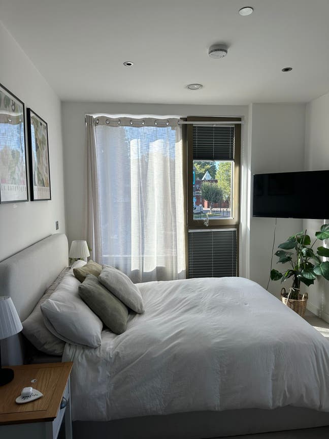 Bright Double Room with own bathroom! Main Photo