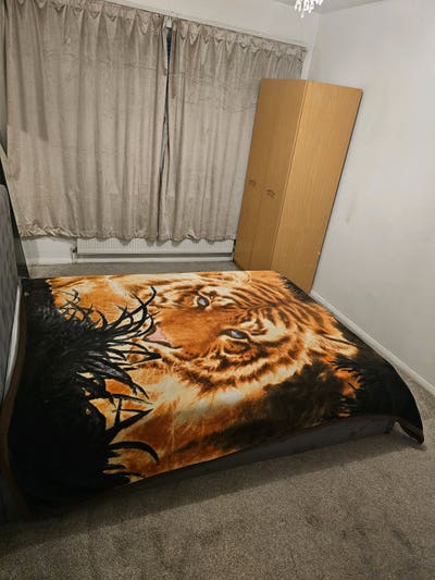 Spacious Double Room for Rent Main Photo