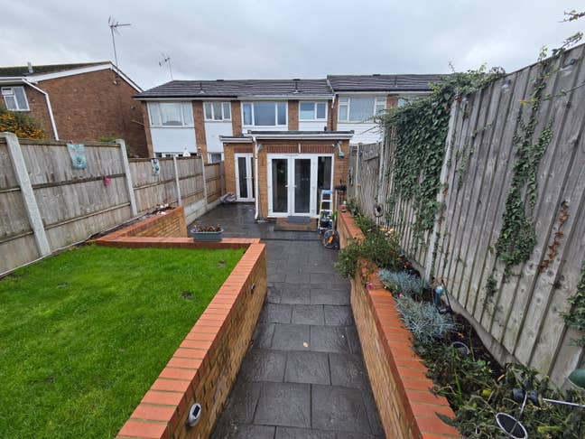 Room Rental – Stunning Property Available Main Photo