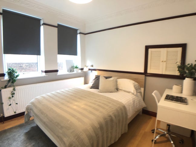 Lovely Spacious House in City Centre with Parking Main Photo