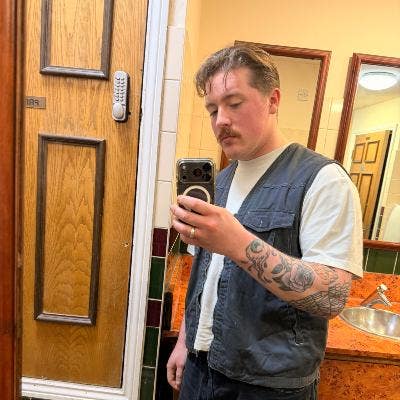 Single or Double room for working professional  Main Photo