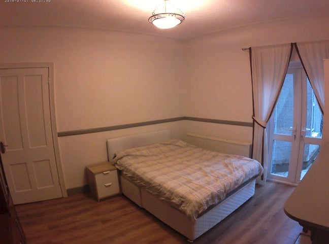 *NO BILLS* Large Double Room-1 min walk station Main Photo