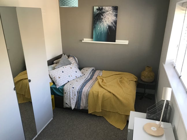 Town centre overlooking the park   Main Photo