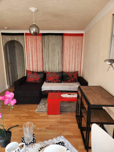 Furnished One Bedroom Flat, 2 minutes to the Beach Main Photo