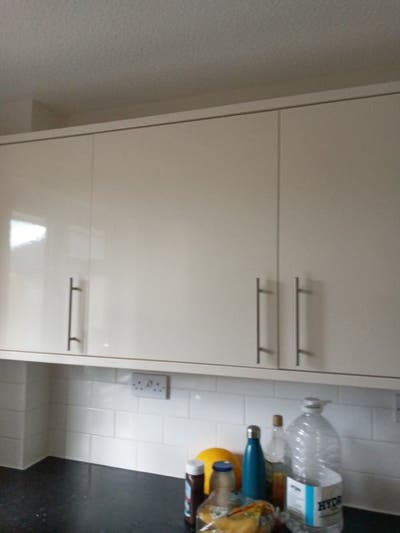 Room is available to rent. . Main Photo