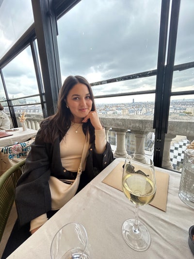 Outgoing, tidy, professional looking for May move Main Photo