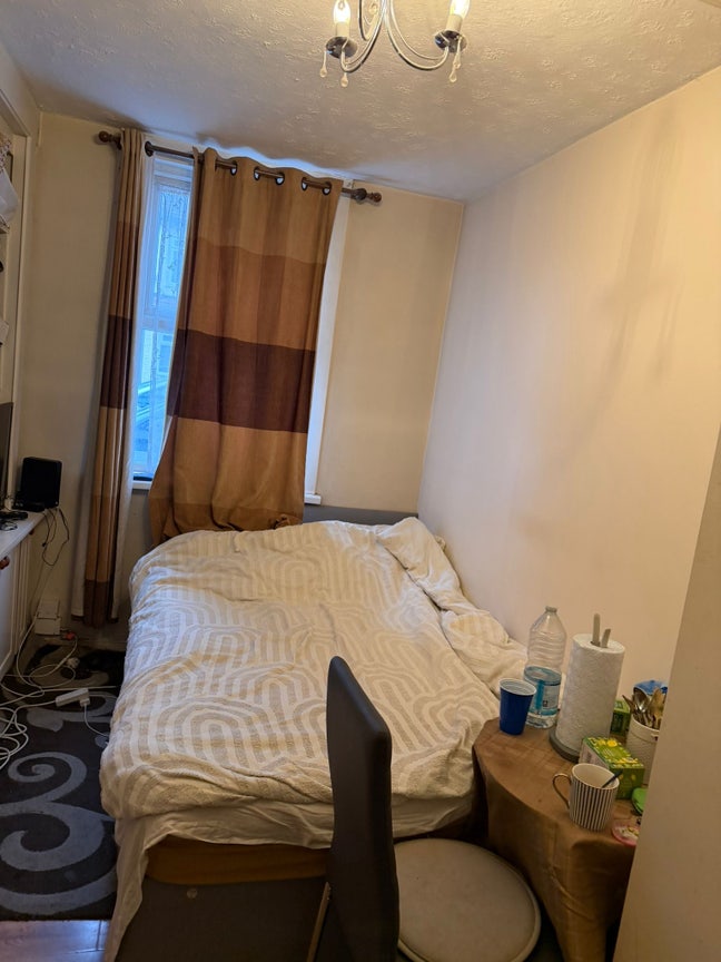 Small Double Room  Main Photo
