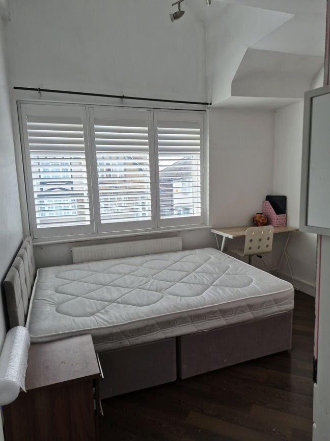 Beautiful rooms in peaceful tidy home  Main Photo