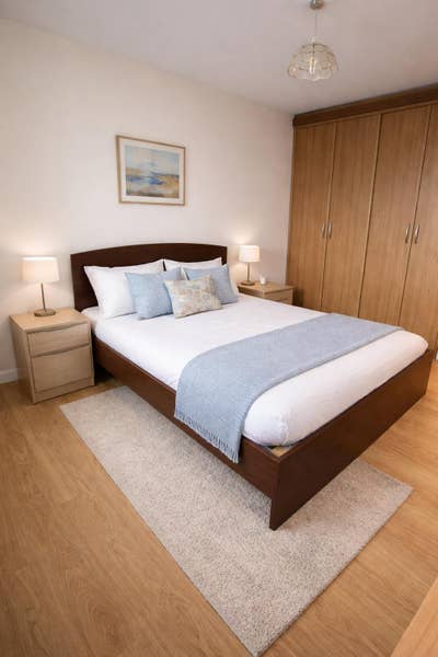 Spacious Room in Canary Wharf, Gym, Concierge Main Photo