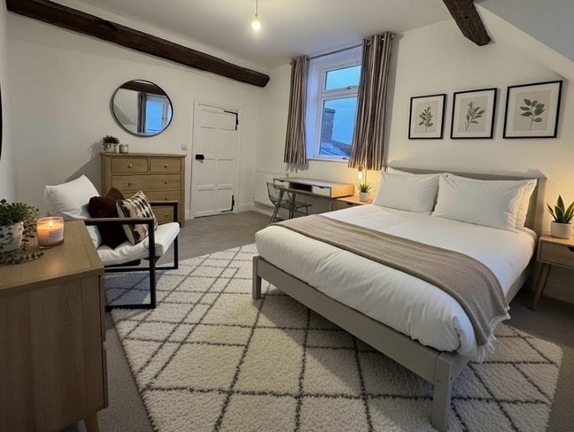 Exceptionally High Standard Furnished Room Main Photo