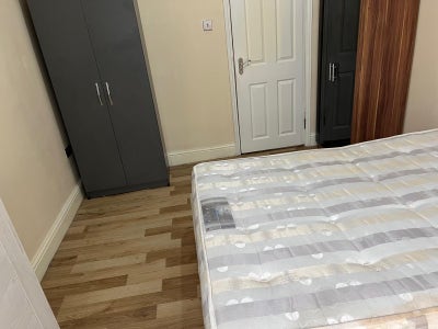 Double Room available - Leyton Midland Road Main Photo